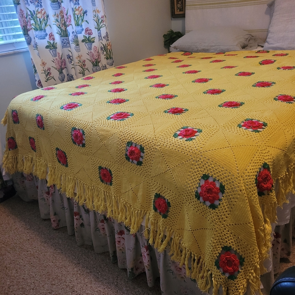 Vintage Yellow Crochet Throw Blanket with 3D Floral Design - Picture 9 of 16